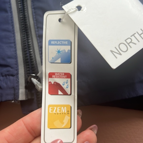 Water resistant and reflective soft jacket - Picture 2 of 3